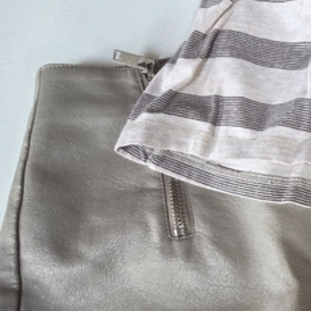 🆓🆓🆓Sonoma Short Sleeve Off-White/Gray Striped Cotton Tee w/ Rolled Sleeve - Picture 5 of 17